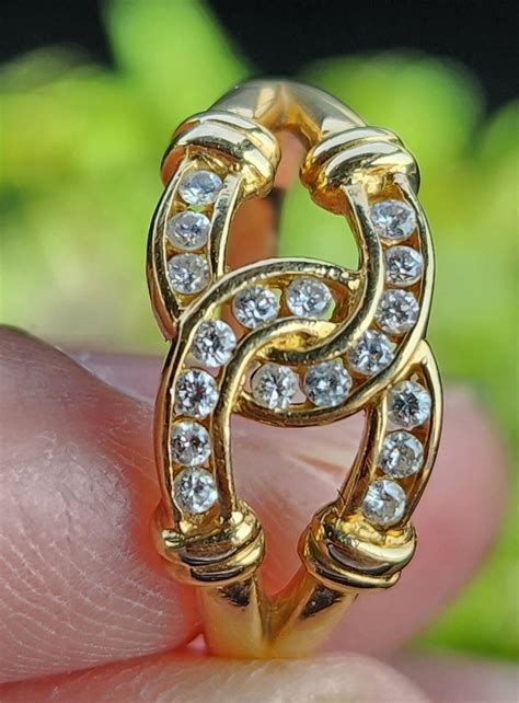 18K Gold & Diamond Twist Ring – Noel Leon & Co.