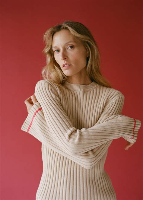 Pin by AK on PHOTO DIRECTION | Minimalist fashion, Passion for fashion ...