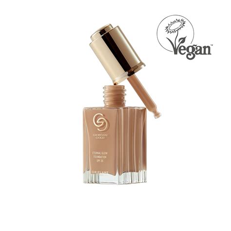 Сияющая тональная основа Giordani Gold SPF 25 (43249) Тональная основа ...