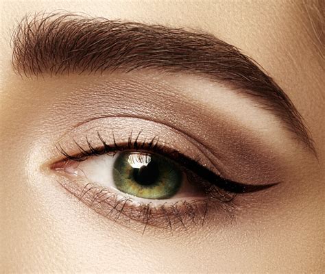 Microblading Eyebrows Treatment: Get Natural-Looking Eyebrows - Brow HQ