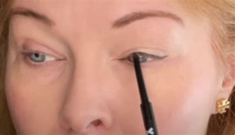 6 Quick, Easy & Effective Makeup Tips for Tired Eyes | Upstyle