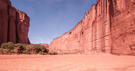 Paquete en Bus a TALAMPAYA Y VALLE DE LA LUNA - Agencia de Viajes ...