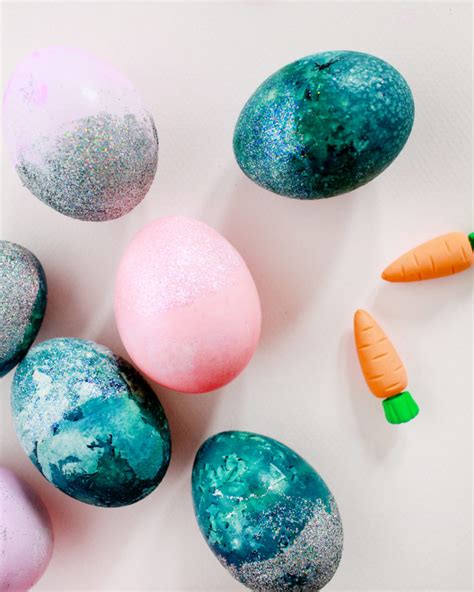 DIY Hologram Glitter Dipped Easter Eggs