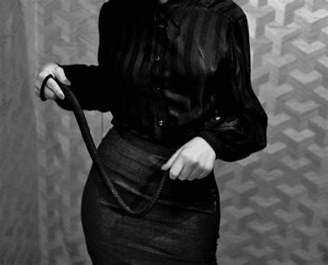 Dominatrice haut de gamme à Paris - Dominatrice Sixtine