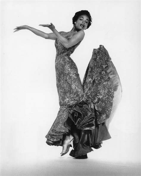 30 Stunning Black and White Portraits of Eartha Kitt in the 1950s