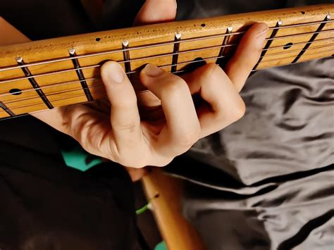 Is this hand position bad? If so, help me get the right position plz