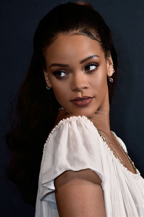 smokingsomethingwithrihanna | Rihanna looks, Beauty, Rihanna love