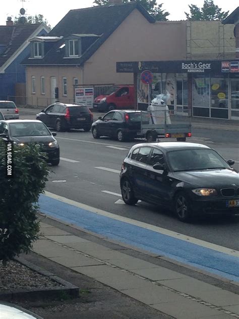 I saw R2D2 being kidnapped this afternoon! - 9GAG