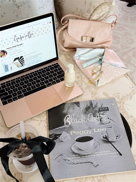 Hometown by Gabi | Vintage Fashion & Decor Bundles