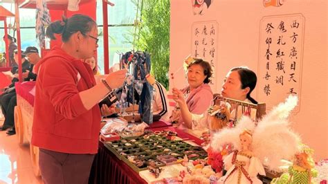 残疾人手工艺品亮相人民剧场和梅兰芳大剧院_北京时间