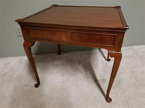 Wellington Hall Queen Anne Mahogany End Side Table For Sale at 1stDibs