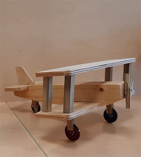 Model Airplane : 6 Steps - Instructables