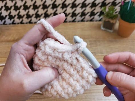 How To Make a Crochet Heart – An Easy, Step-by-Step Guide