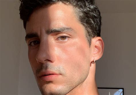 Los hombres heterosexuales que hacen de gay por ganar dinero en