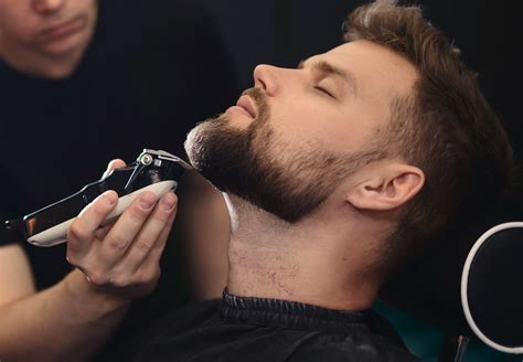 How to Line Up Your Beard: What Experts Say – Beard Style