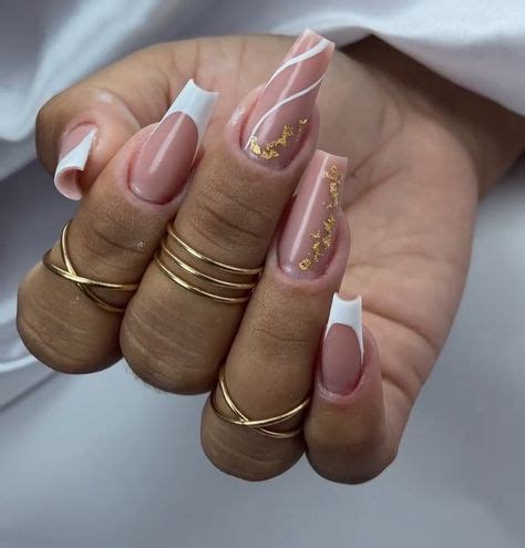 Estilos De Unhas Postiças - Unhas Postiças para Todos os Estilos! | Unhas douradas, Unhas curvadas ...