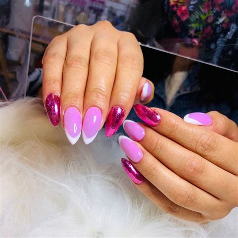 Uñas esculrurales punta almendra, flake rosa frances. Classy, Nails ...
