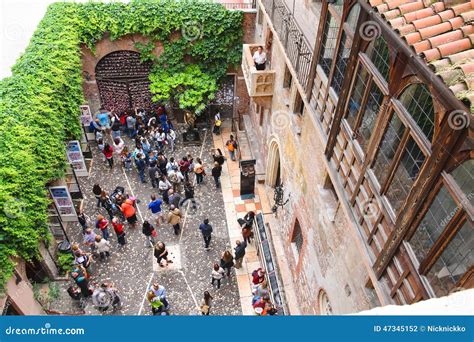 Tourists in the Courtyard of Juliet S House. Verona, Italy Editorial ...