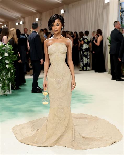 Met Gala 2024 Red Carpet: See All the Fashion, Outfits & Looks | Met
