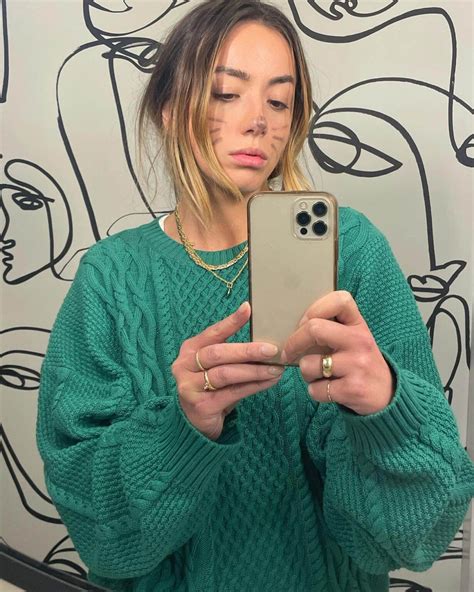 Chloe Bennet : Net Worth, Height, Weight, Age, Affairs, Wiki, Facts and