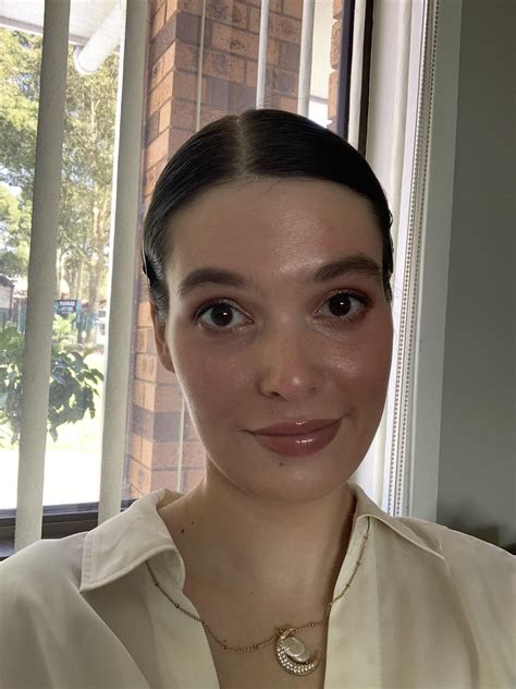 Job interviews and allergic reactions 🙃 : r/MakeupAddiction