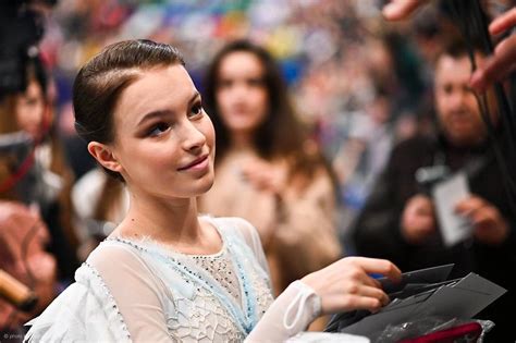 Anna Scherbakova Ave Maria | Figure skating, Olympic champion, National ...