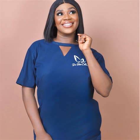 Unlike the regular method of dermaplaning that uses oils, dry