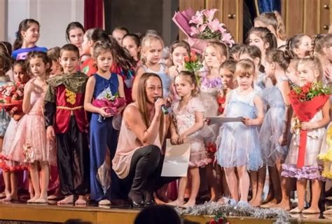 За нас - Roberta Ballet