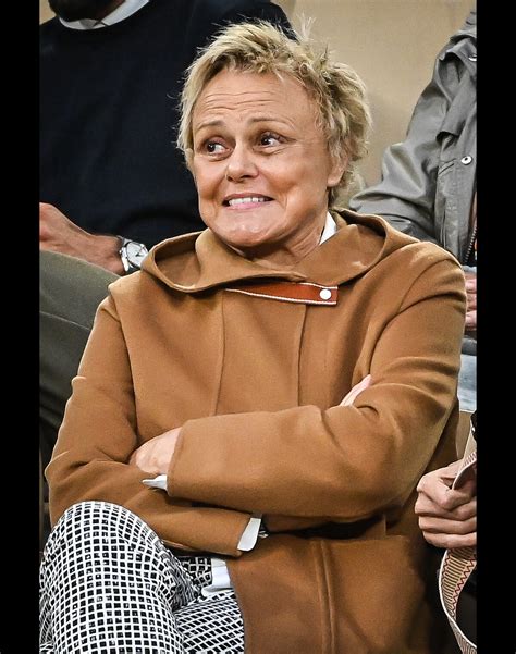 Photo : Muriel Robin en tribune lors des internationaux de France