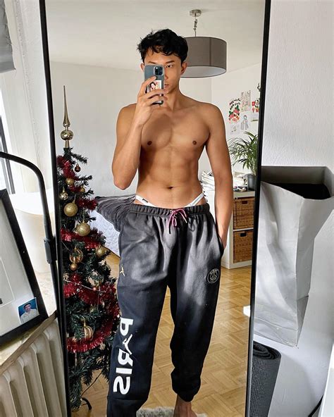 Guys in sweatpants and g-strings? Masculine meets feminine 😁 | Scrolller