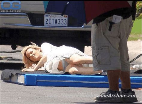 Elizabeth Banks nude, pictures, photos, Playboy, naked, topless, fappening
