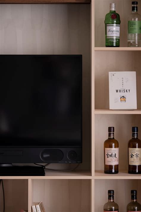 既製品の組み合わせによる壁面収納 – Shelf 壁一面の本棚 – マルゲリータお客様事例