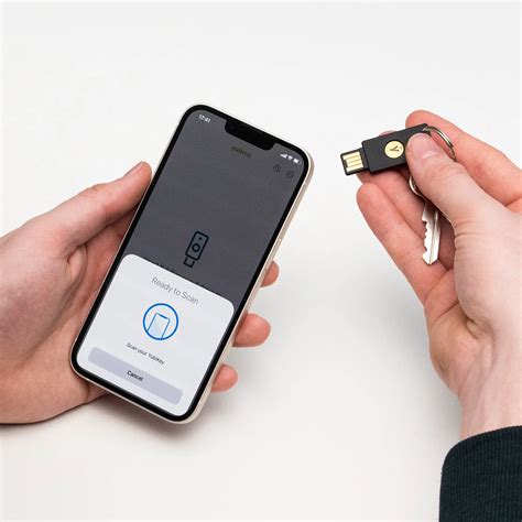 Security Key by Yubico (NFC) | INNERGO Apple Premium Business Partner