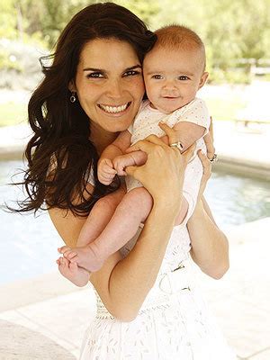 Angie and her daughter - Angie Harmon Photo (14356360) - Fanpop