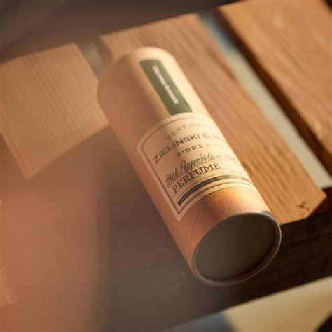 Black Pepper, Vetiver, Neroli, Amber – Zielinski & Rozen Europe