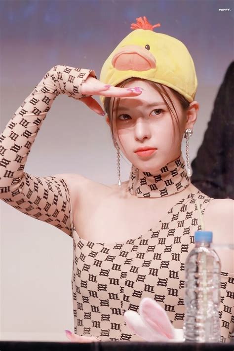 NMIXX Bae | Bae, Korean girl groups, Long black hair
