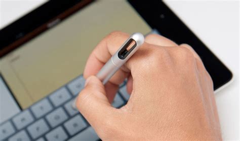 Wanted: A Chic Stylus For Drawing On iPads With Hyper Precision