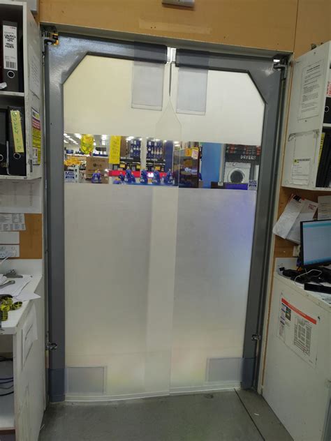 Flexible See-thru Swing Doors - MTI Qualos