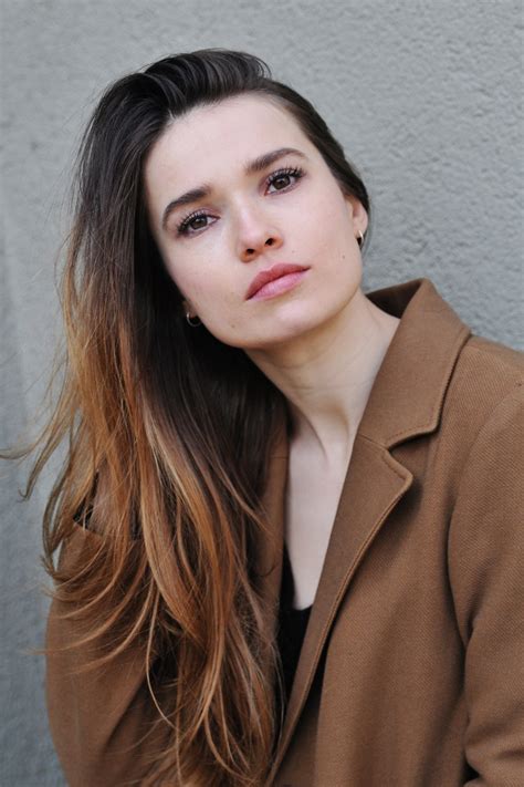 Zoe Moore: The Scandal Everyone is Discussing - 7oy8sjo