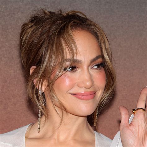 Jennifer Lopez Is Donating $1 Million to Help Puerto Rico Hurricane
