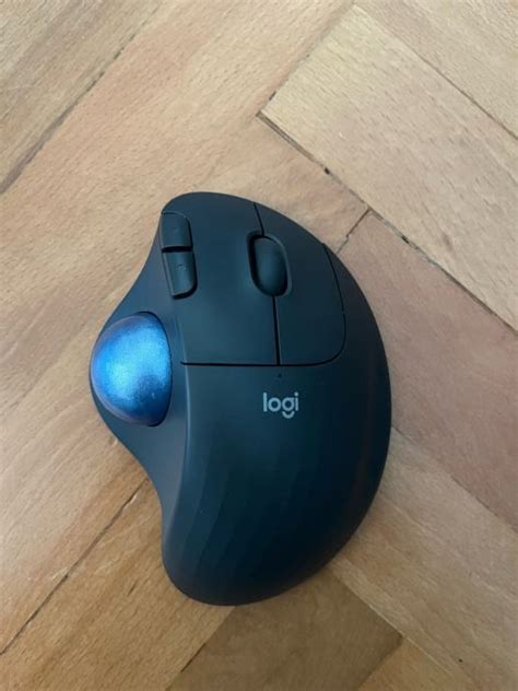 Logitech ergonomska miška