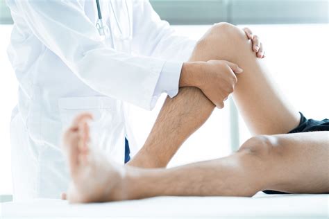 Explain What Distinguishes Acute And Chronic Sports Injuries
