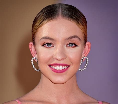 Sydney Sweeney Height, Weight, Measurements, Eye Color, Biography