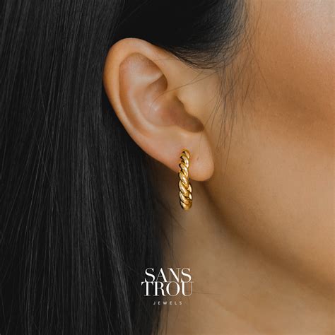 Lucie Petite Clip-On Hoop Earrings – SANS TROU