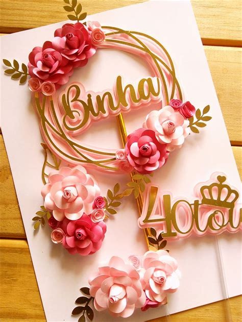 Papel Dourado Para Topo De Bolo - Topo de Bolo Circular com Rosas e Papel Dourado