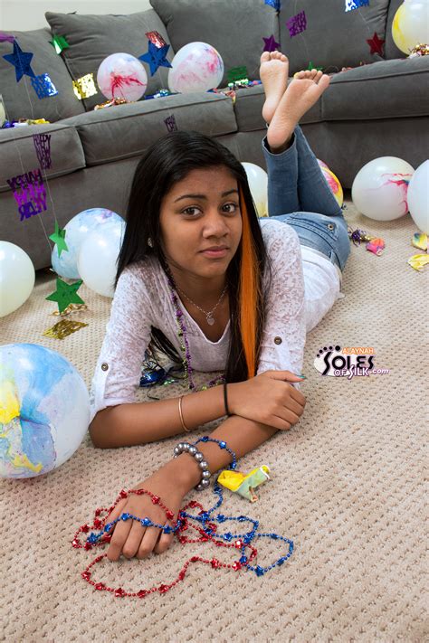 Wu's Feet Links - Alaynah's Photos