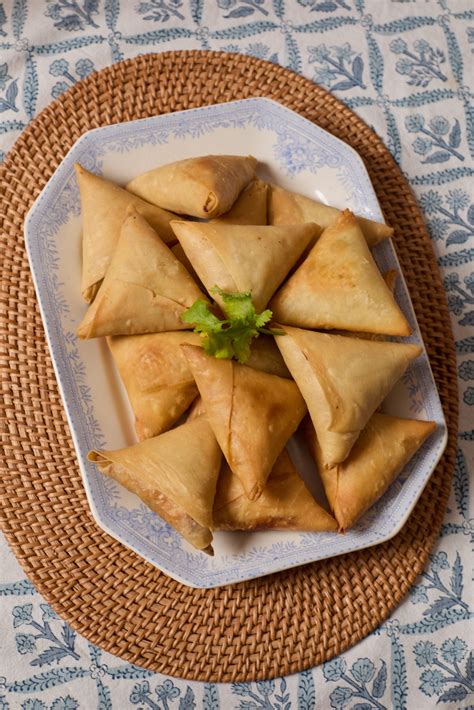 It’s Not Ramadan Without – Dina & Bibi’s Samboosa! | Amaliah