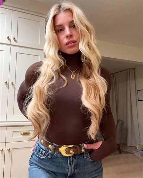 Hannah “24K” Goldy | Missing my partner in crime 🖤 📸 @ohrangutang