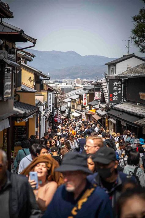 Find Out What Japan Really Thinks of Foreign Tourists