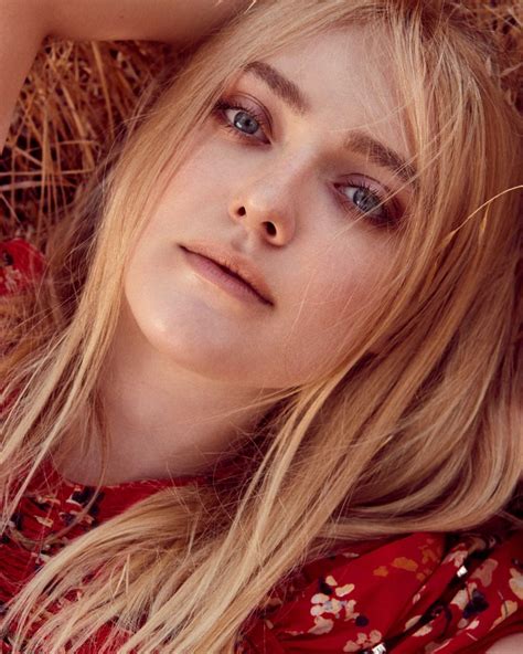 Sexy Beautiful Babes: Dakota Fanning – Town & Country Magazine November